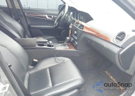 2013 Mercedes-Benz C 300 Luxury 4Matic from USA, damaged, VIN WDDGF8AB3DR273873